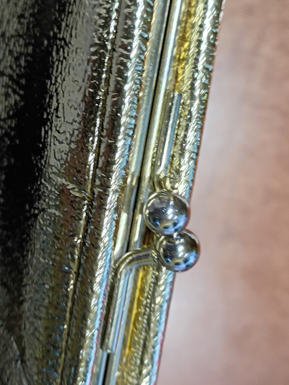 Vintage Metallic Gold Kisslock Clutch - Picture 6 of 11